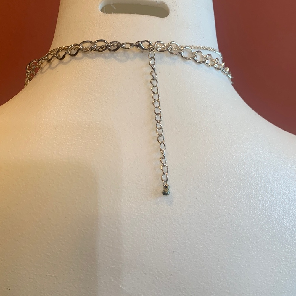 Red Heart Pendant Choker Necklace - Picture 3 of 7
